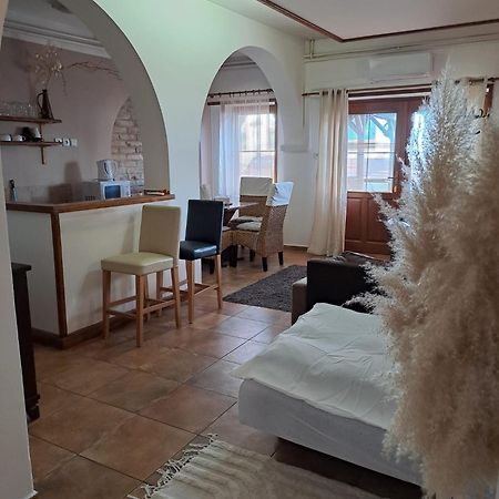 Apartman Romana Postorna Exteriör bild