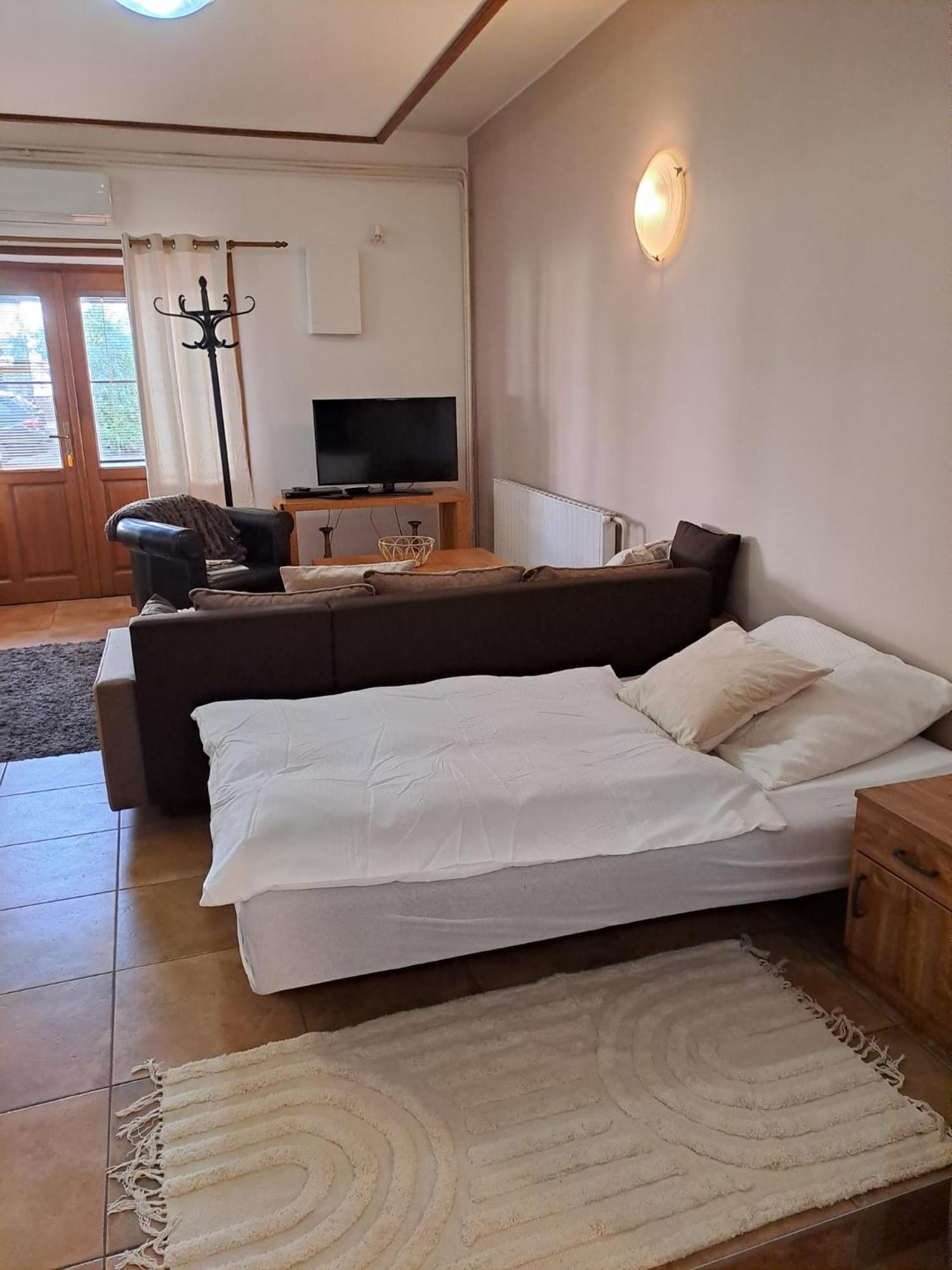 Apartman Romana Postorna Exteriör bild